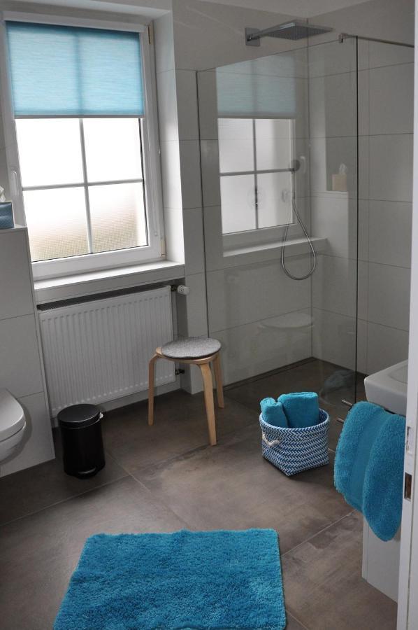 Apartmenthaus Am Zimmerplatz โฮฟไฮม์อัมเทานอส ภายนอก รูปภาพ