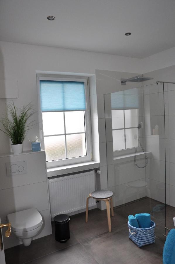 Apartmenthaus Am Zimmerplatz โฮฟไฮม์อัมเทานอส ภายนอก รูปภาพ