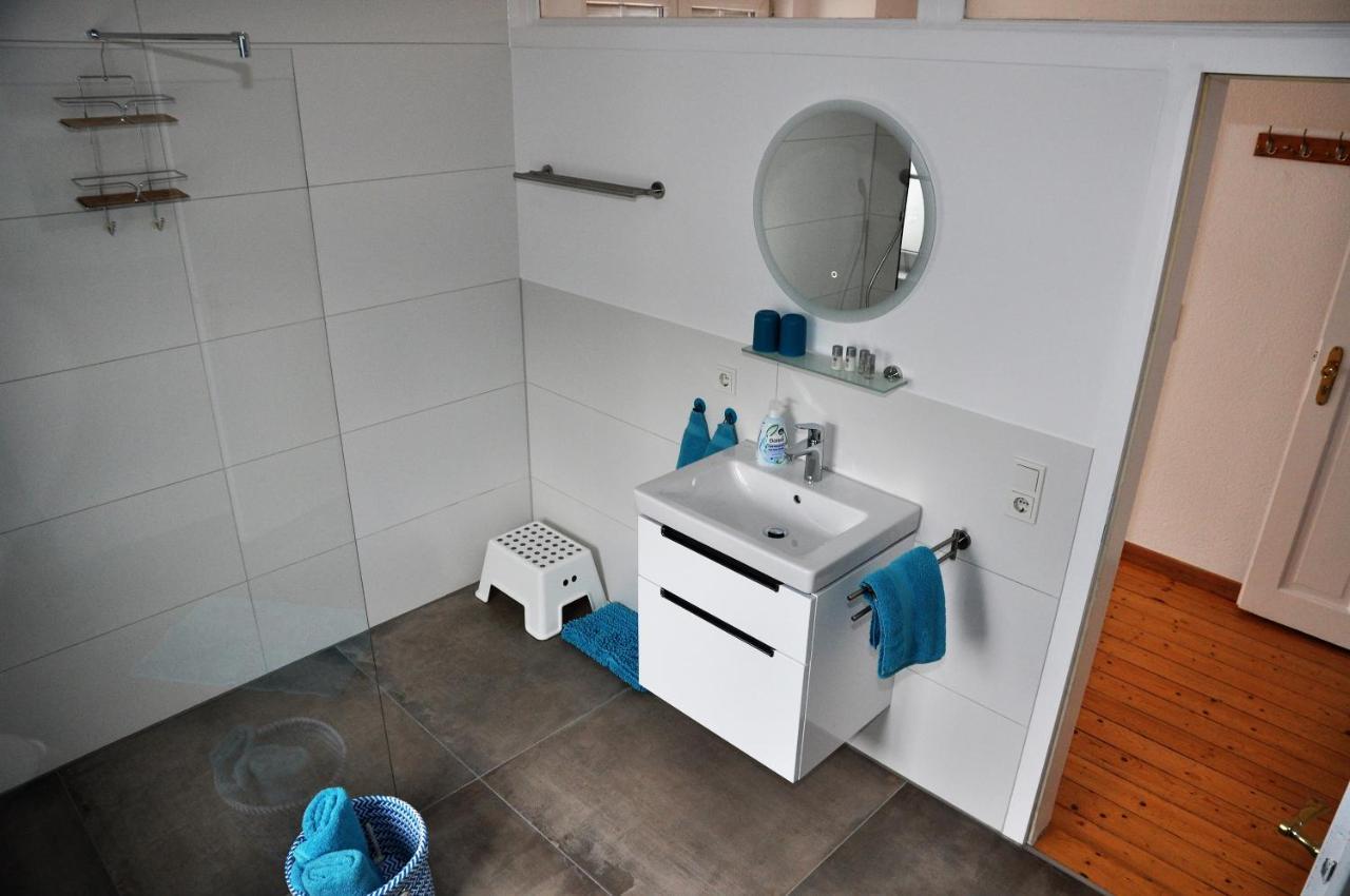 Apartmenthaus Am Zimmerplatz โฮฟไฮม์อัมเทานอส ภายนอก รูปภาพ