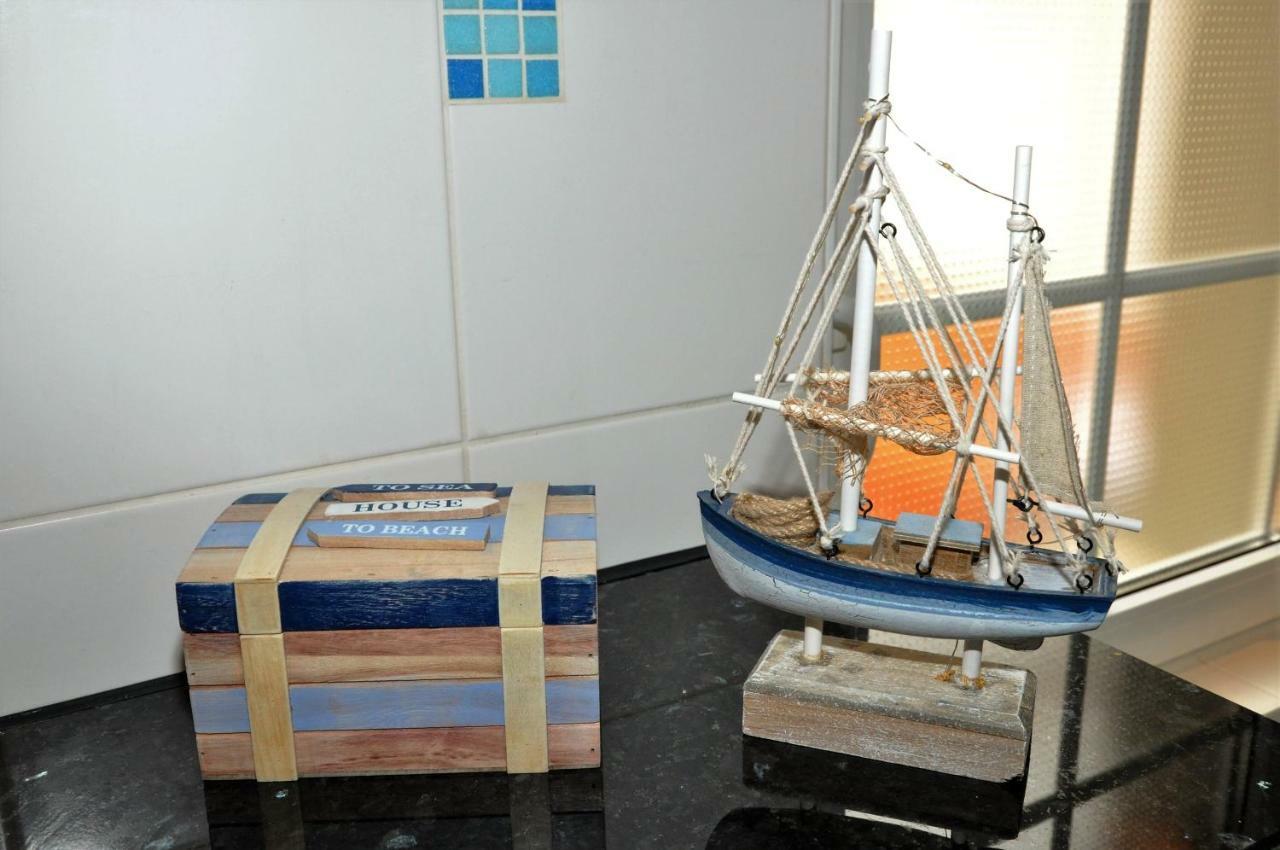 Apartmenthaus Am Zimmerplatz โฮฟไฮม์อัมเทานอส ภายนอก รูปภาพ