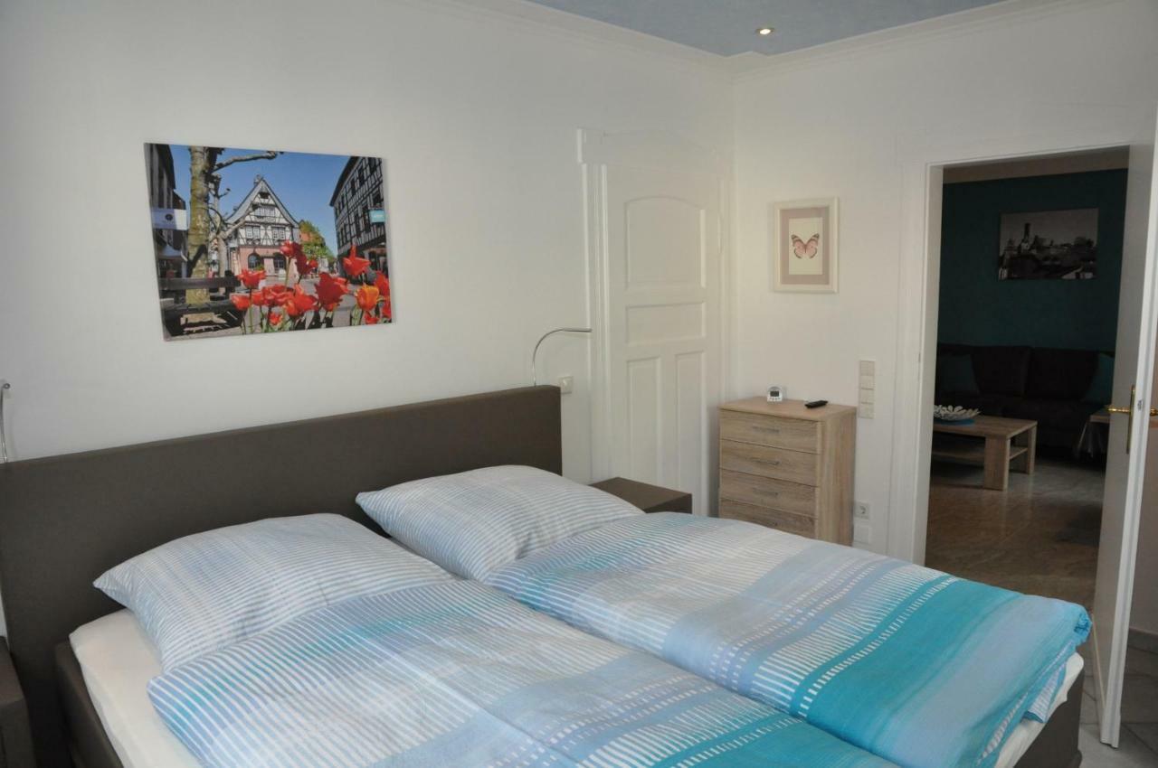 Apartmenthaus Am Zimmerplatz โฮฟไฮม์อัมเทานอส ภายนอก รูปภาพ